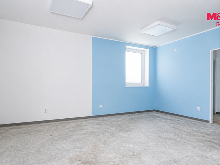 Prodej komerčního prostoru, 176 m² (2 z 15)