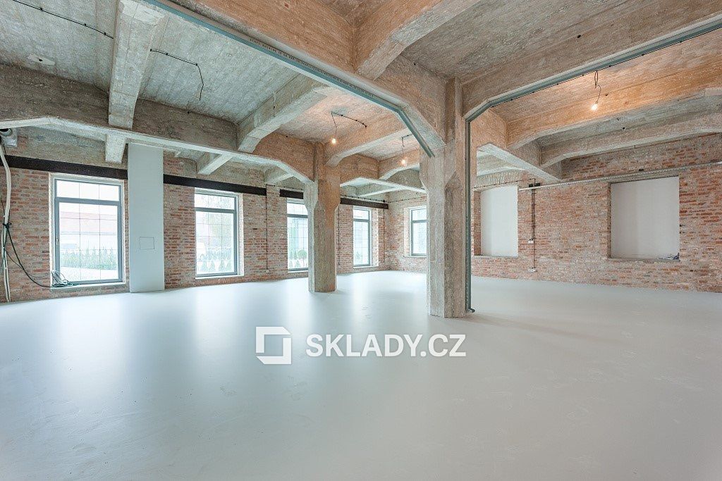 Prodej skladového prostoru 38000 m² – fotografie 2