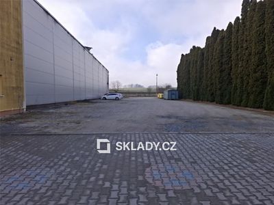 Pronájem komerčního pozemku 1600 m²