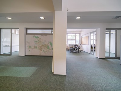 Pronájem komerčního prostoru, 243 m² (2 z 6)