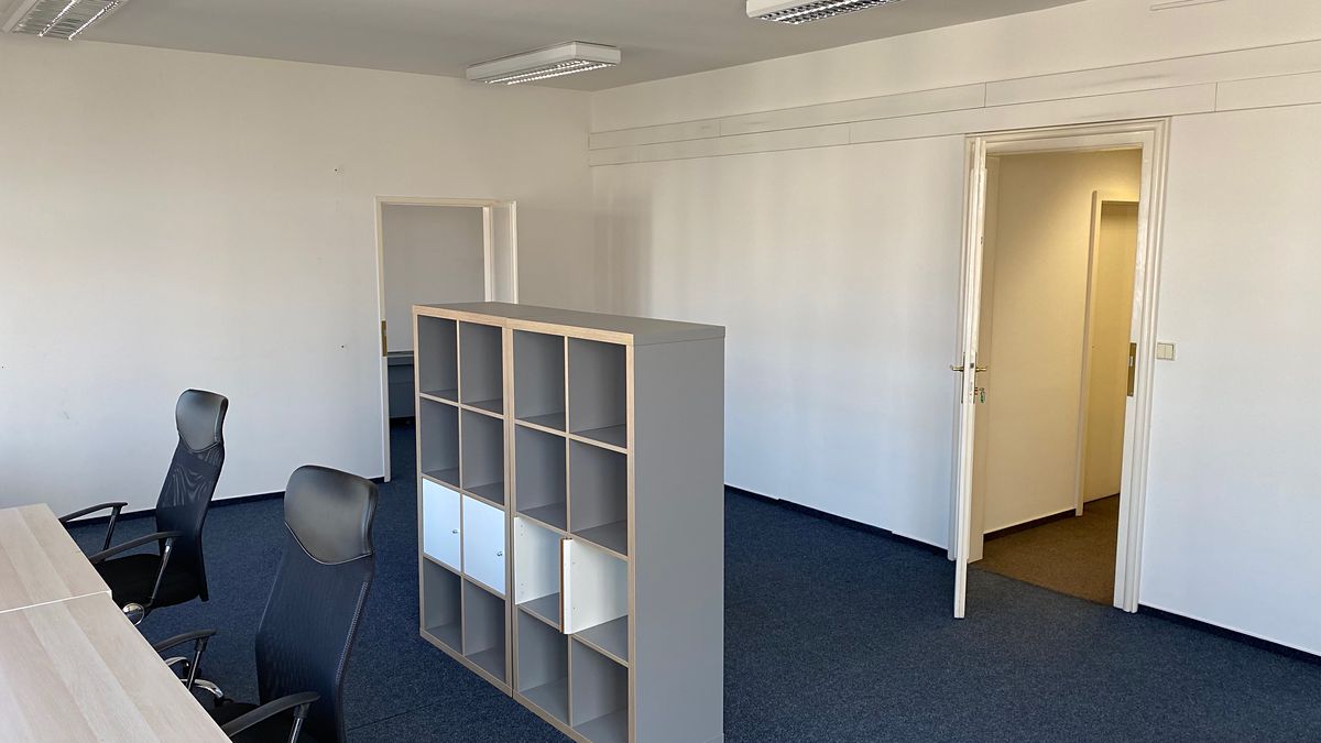 Pronájem kanceláře 48 m² – fotografie 2