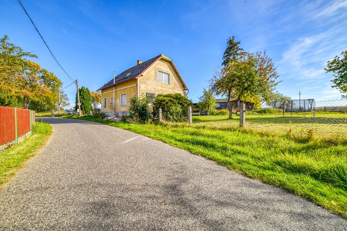 Prodej rodinného domu 203 m², pozemek 882 m² – fotografie 4