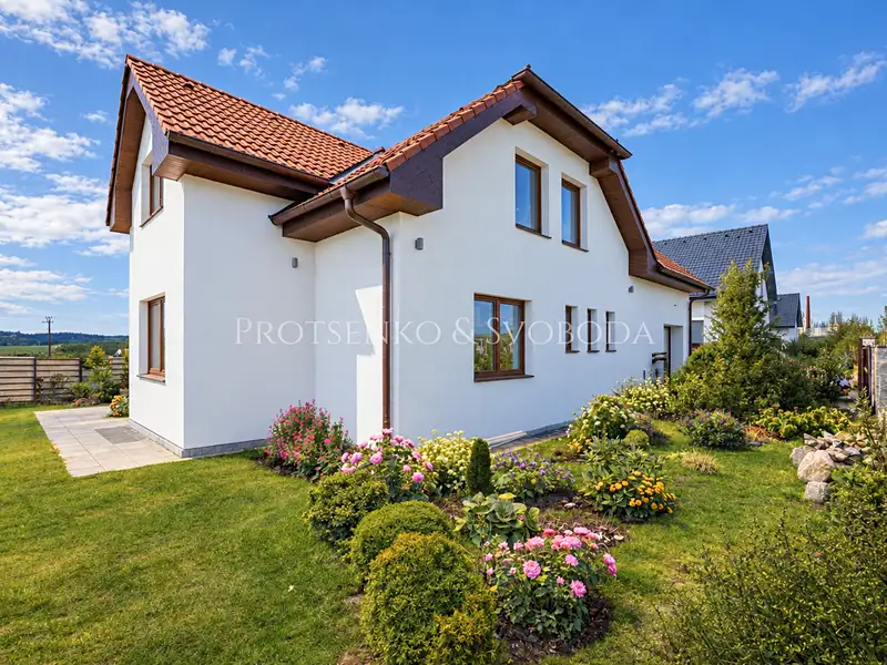 Prodej rodinného domu 252 m², pozemek 845 m², Záhoří – náhled fotky 1
