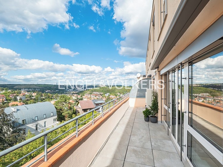 Квартира 4+kk в оренду, 131 м² (2 з 15)