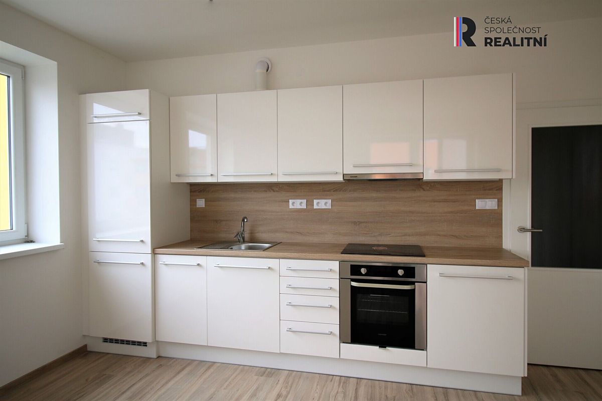 Pronájem bytu 2+kk 48 m² – fotografie 2