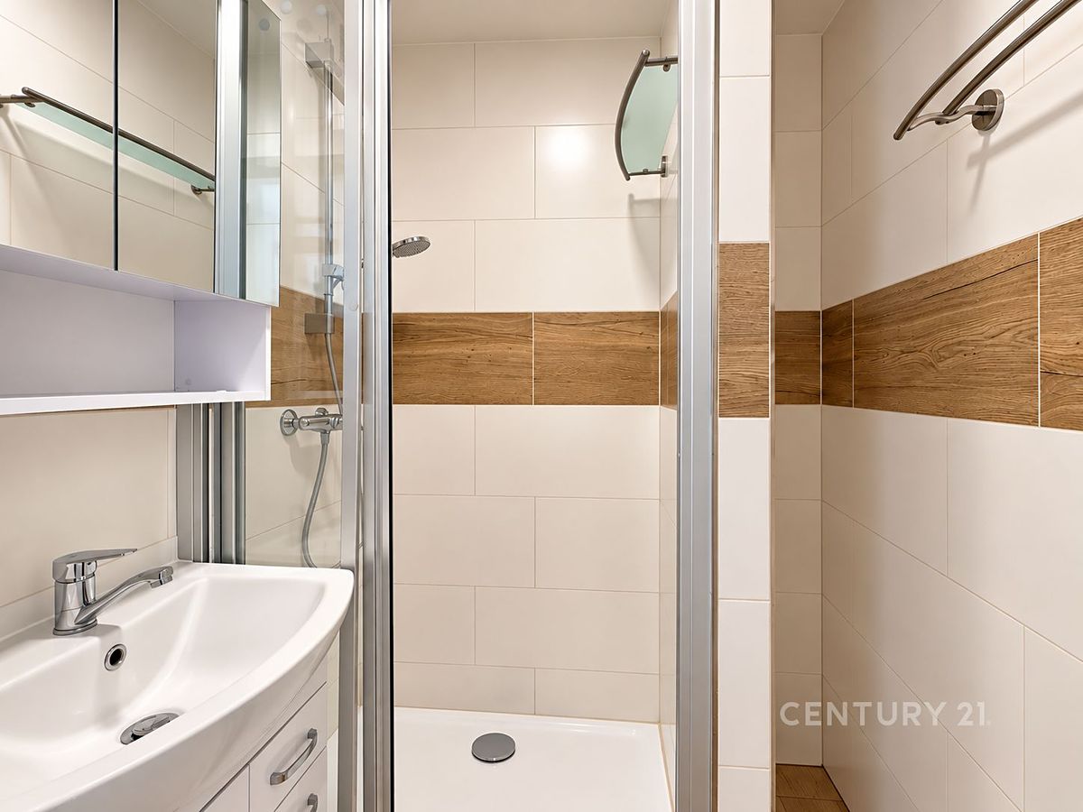 Pronájem bytu 2+1 52 m² – fotografie 3