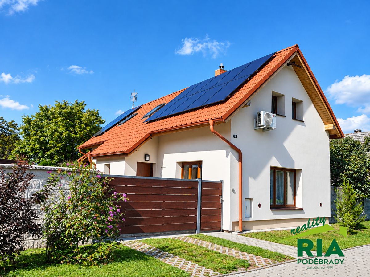 Prodej rodinného domu 162 m², pozemek 793 m²