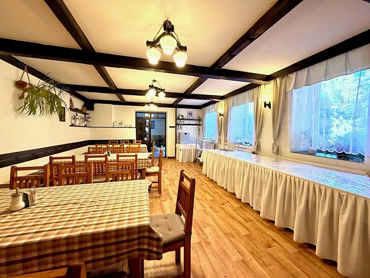 Комерційне приміщення на продаж, 1 100 м² (13 з 16)