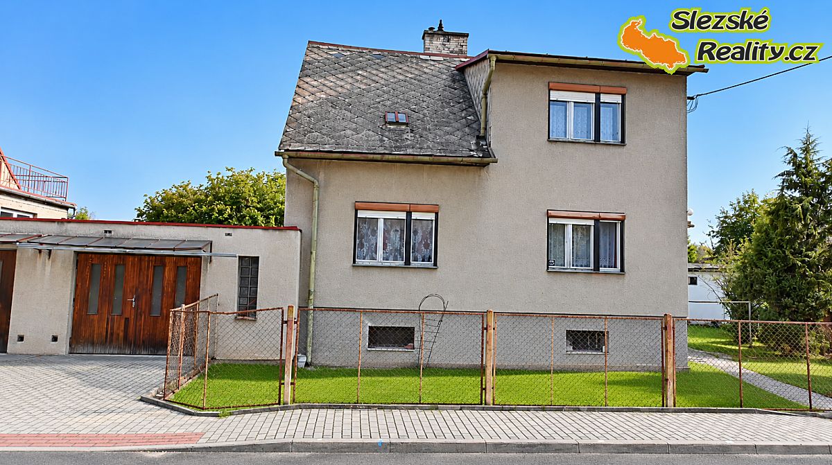 Prodej rodinného domu 160 m², pozemek 1071 m² – fotografie 2