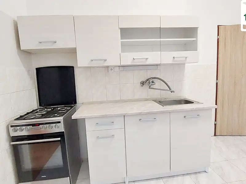 Pronájem bytu 2+1 80 m², Cheb – náhled fotky 3