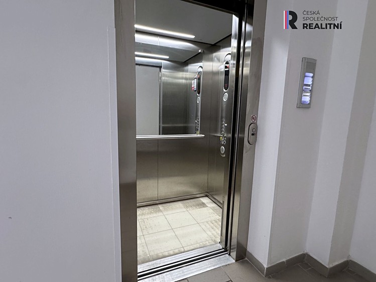 Комерційне приміщення в оренду, 35 м² (6 з 9)