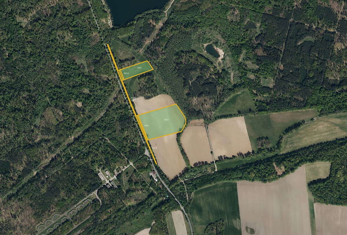 Prodej pole 51824 m²