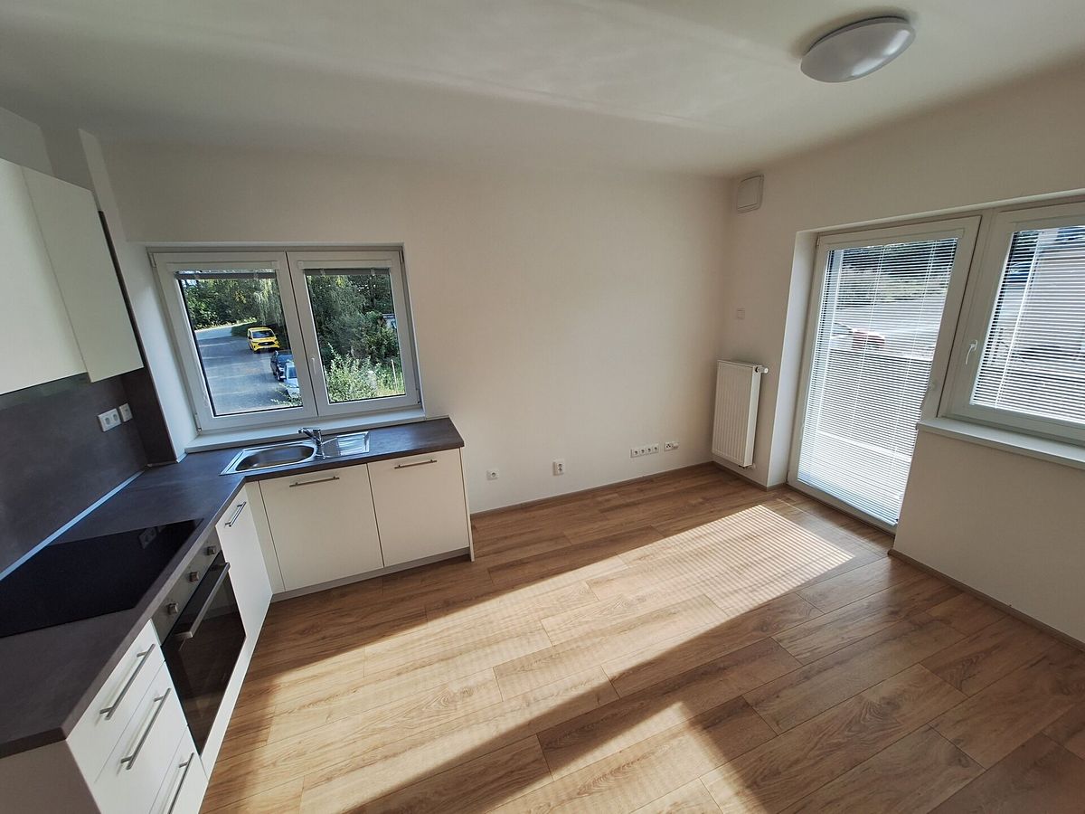 Pronájem bytu 2+kk 48 m² – fotografie 3