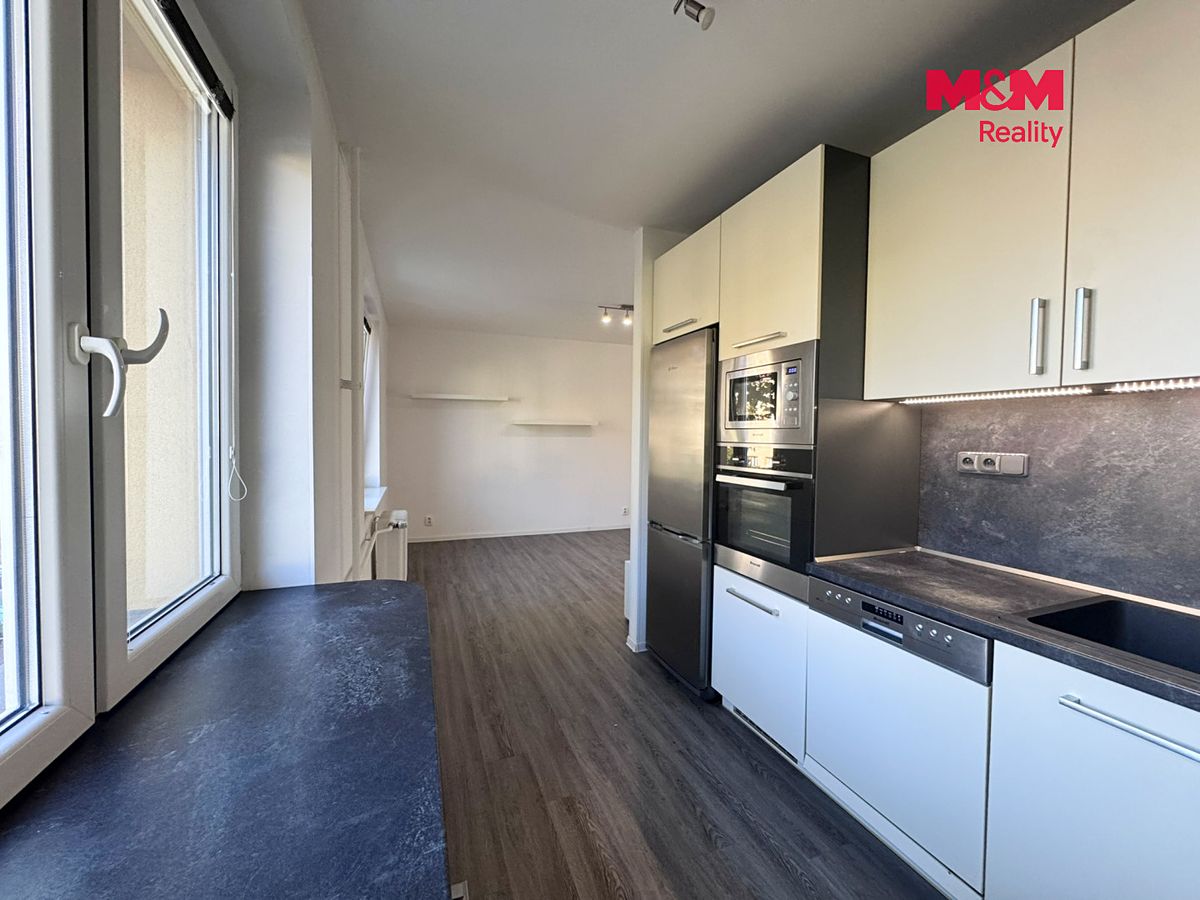 Pronájem bytu 2+kk 49 m² – fotografie 3