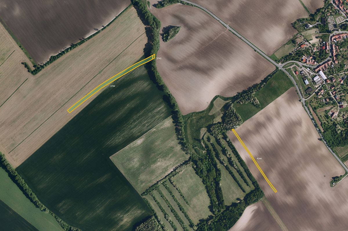 Prodej pole 8876 m²