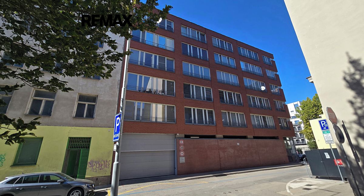 Prodej garážového stání 13 m²