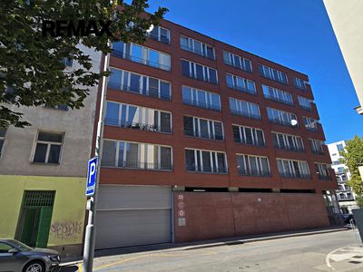Prodej garážového stání 13 m²
