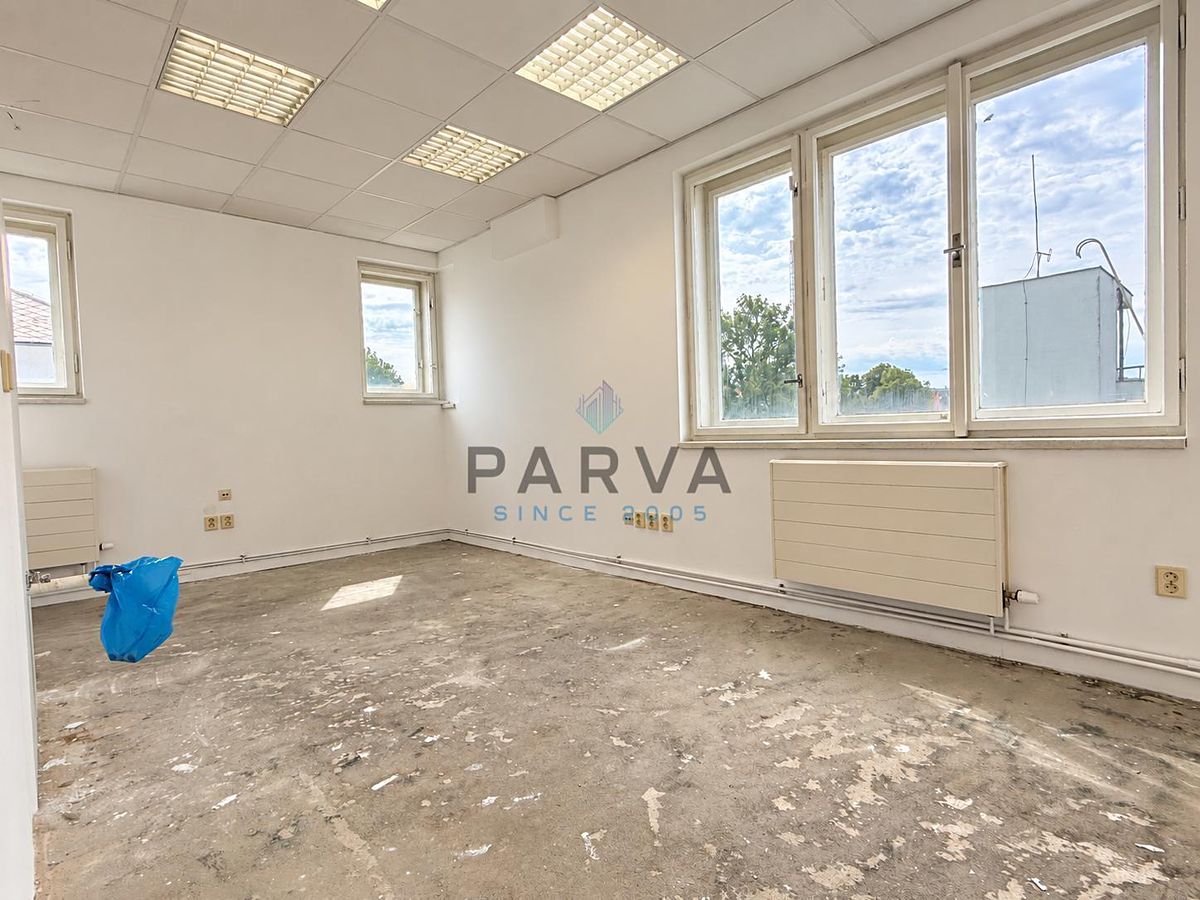 Pronájem obchodního prostoru 20 m² – fotografie 4