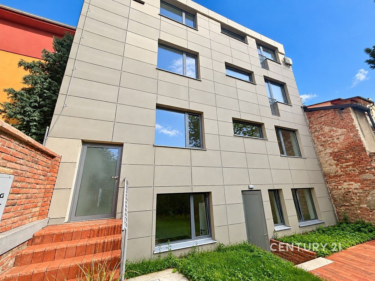 Prodej rodinného domu 313 m², pozemek 189 m²