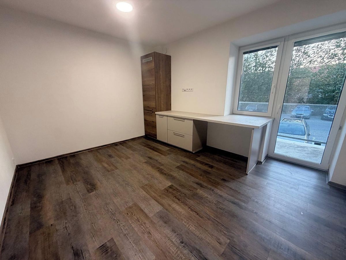 Pronájem bytu 1+kk 22 m² – fotografie 2