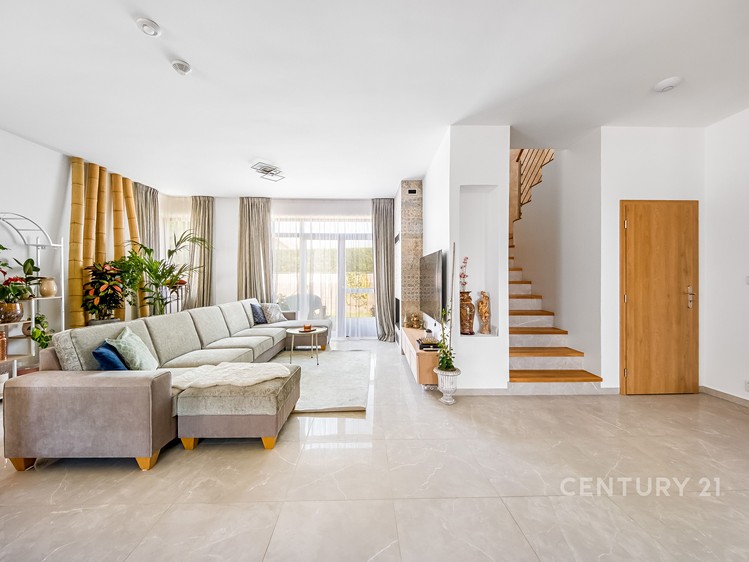 Haus zur Miete, 246 m² (4 von 25)