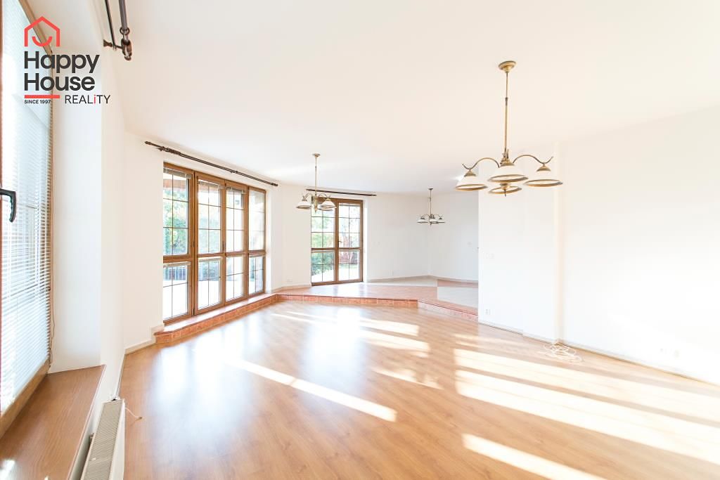 Pronájem rodinného domu 390 m², pozemek 903 m² – fotografie 5