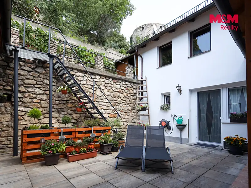 Prodej rodinného domu 277 m², pozemek 453 m², Vimperk – náhled fotky 2