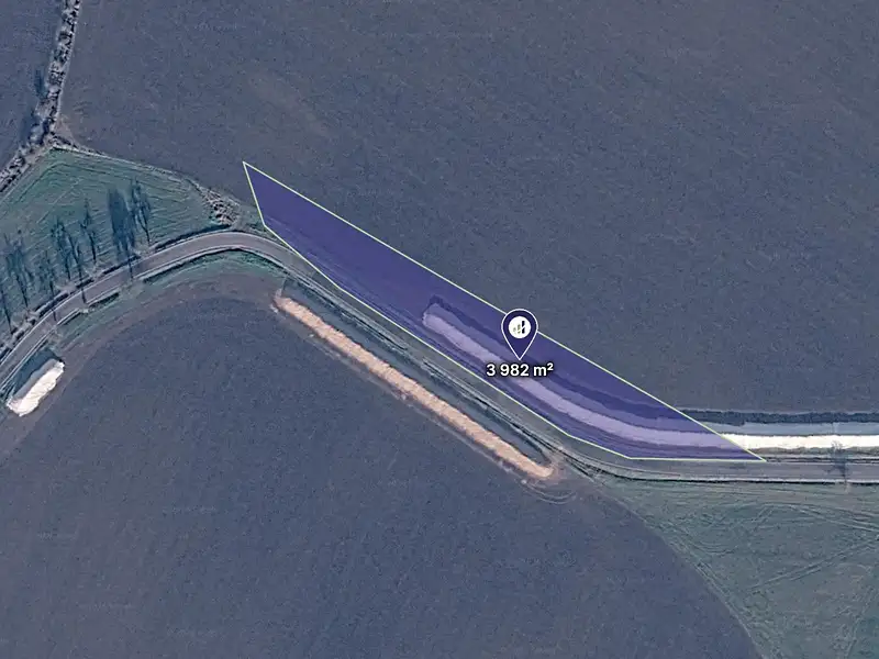 Prodej pole 3982 m², Dolní Stakory – náhled fotky 1