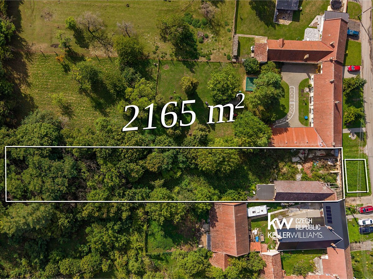 Prodej stavebního pozemku 2165 m²