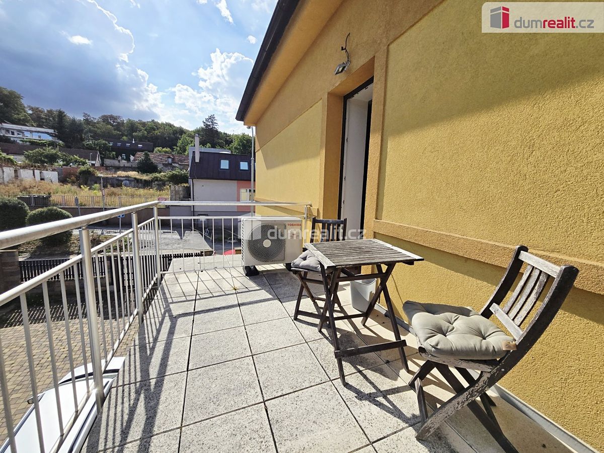 Pronájem bytu 2+kk 45 m² – fotografie 4