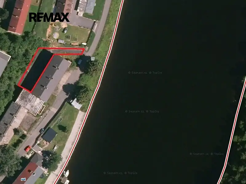 Pronájem pozemku 703 m², Solenice – náhled fotky 1