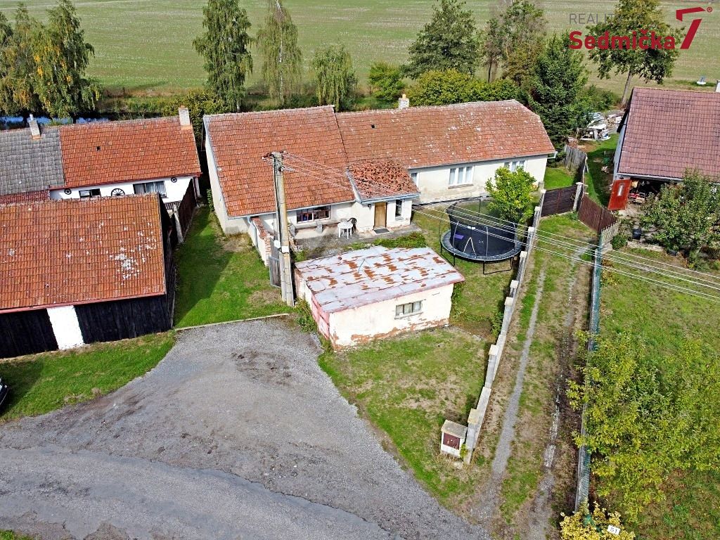 Prodej rodinného domu 160 m², pozemek 552 m² – fotografie 2