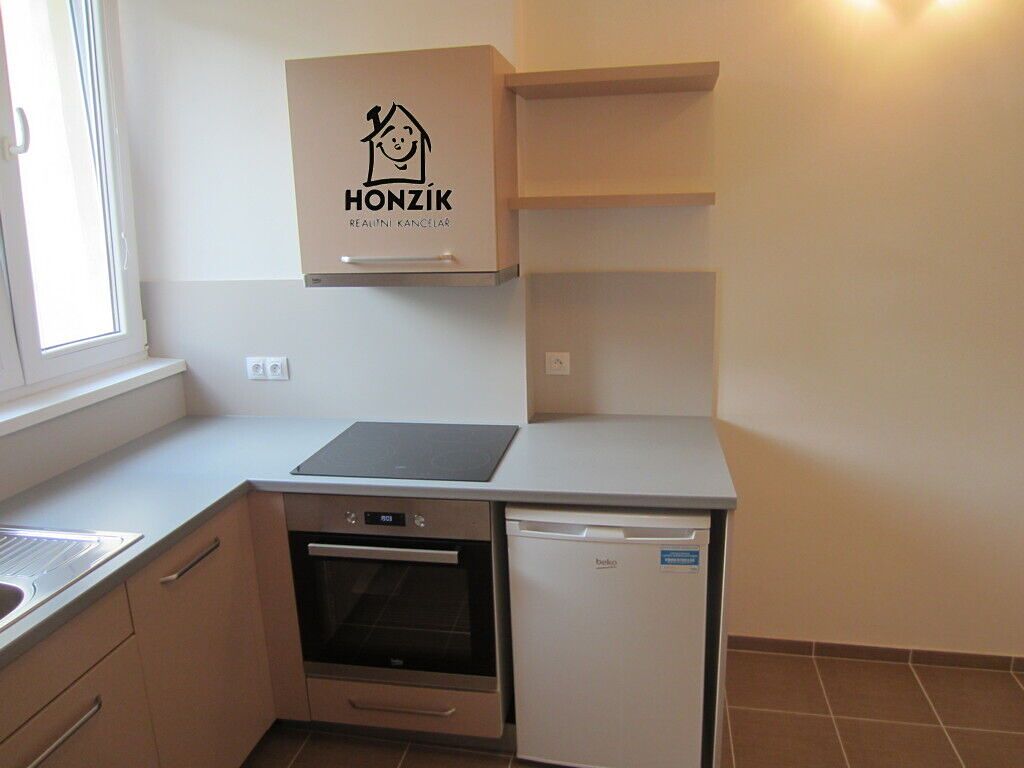 Pronájem bytu 1+kk 37 m² – fotografie 3