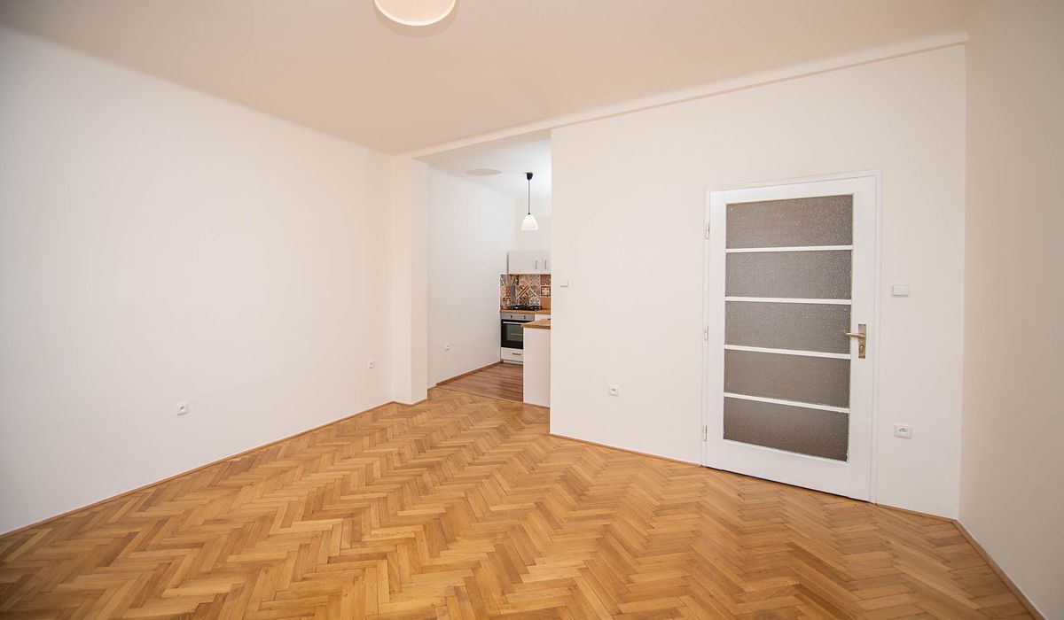 Pronájem bytu 1+kk 32 m² – fotografie 2