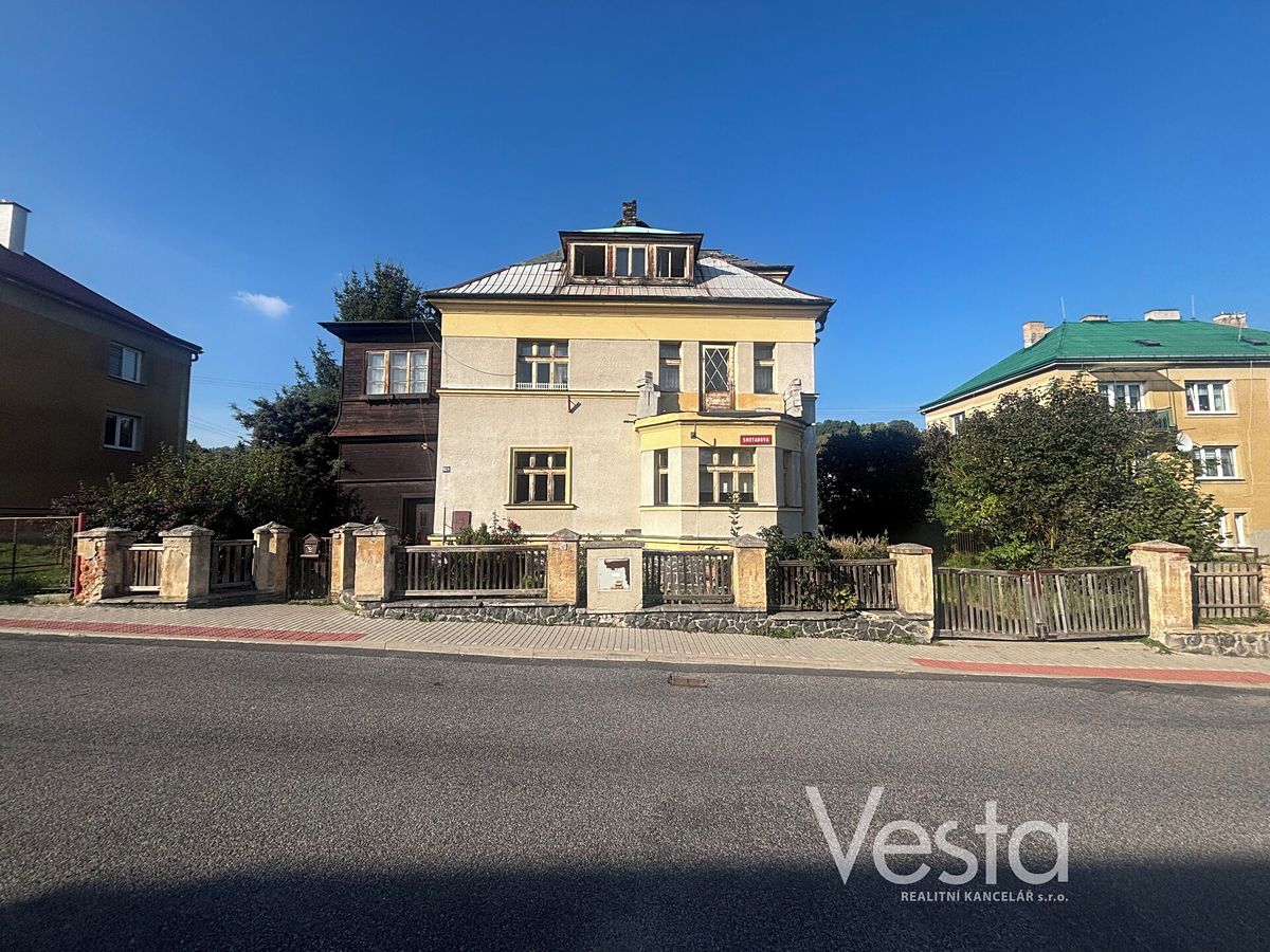 Prodej rodinného domu 300 m², pozemek 1205 m² – fotografie 4