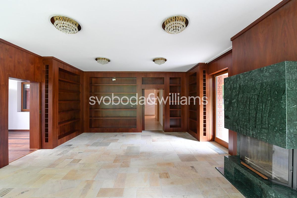 Pronájem rodinného domu 530 m², pozemek 6163 m² – fotografie 3