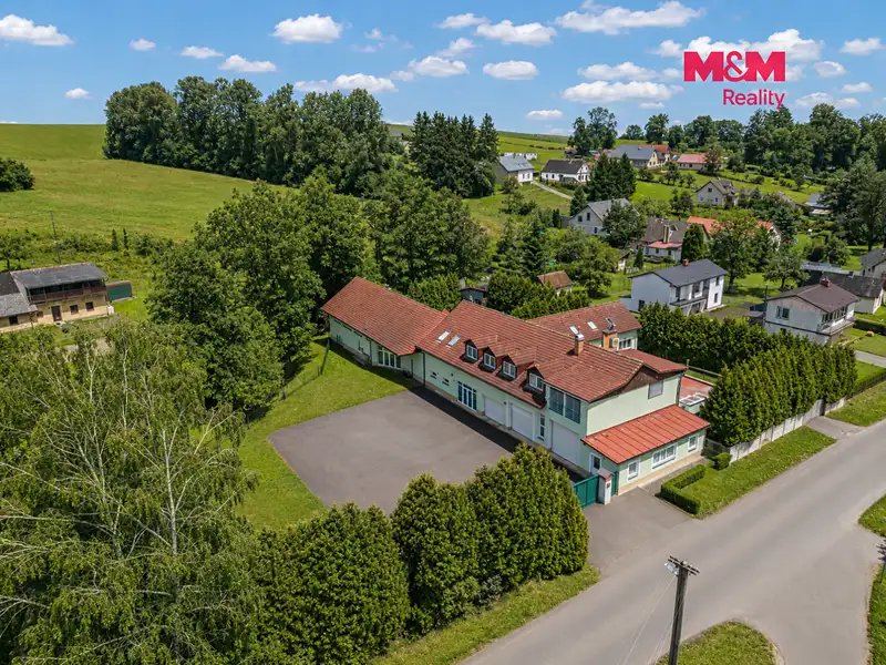 Prodej rodinného domu 847 m², pozemek 2600 m², Horní Třešňovec – náhled fotky 3