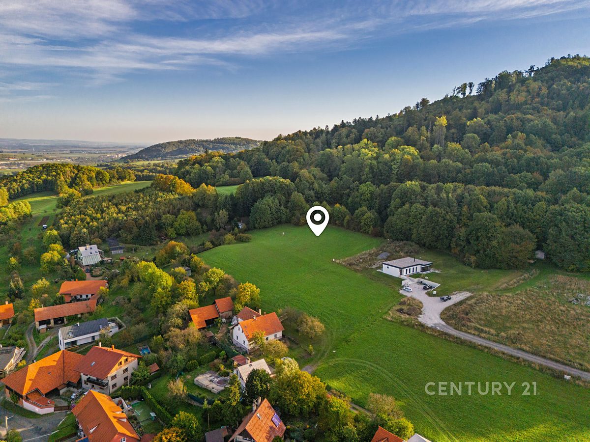 Prodej stavebního pozemku 1374 m² – fotografie 2