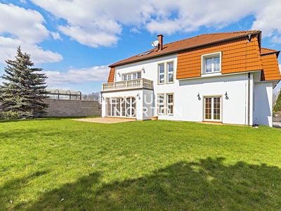 Pronájem vily 610 m², pozemek 747 m²