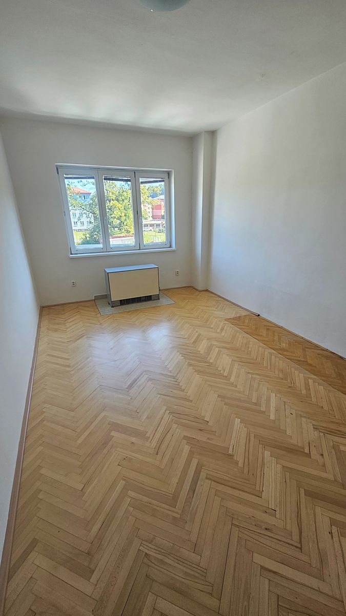 Prodej kanceláře 929 m² – fotografie 4