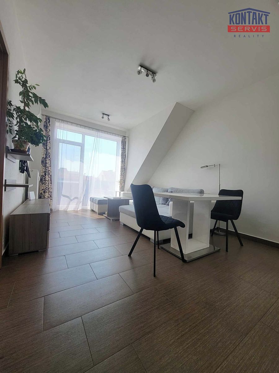 Pronájem bytu 2+kk 49 m² – fotografie 4