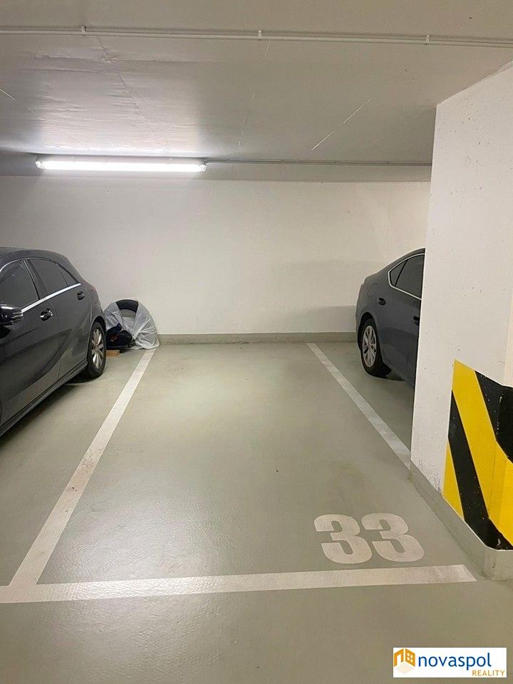 Pronájem garážového stání 15 m² – fotografie 3