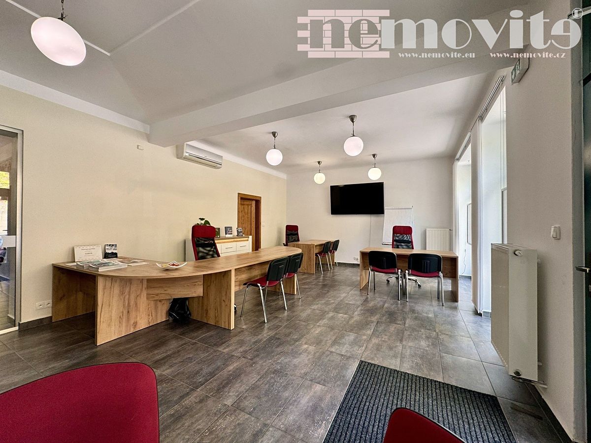 Pronájem obchodního prostoru 77 m² – fotografie 2