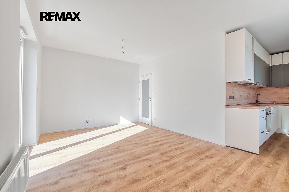 Pronájem bytu 2+kk 50 m² – fotografie 3