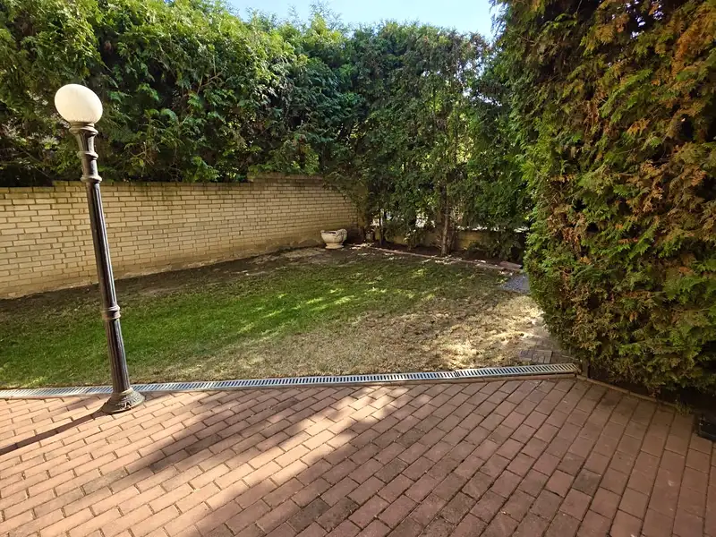 Prodej rodinného domu 240 m², pozemek 407 m², Praha – náhled fotky 3