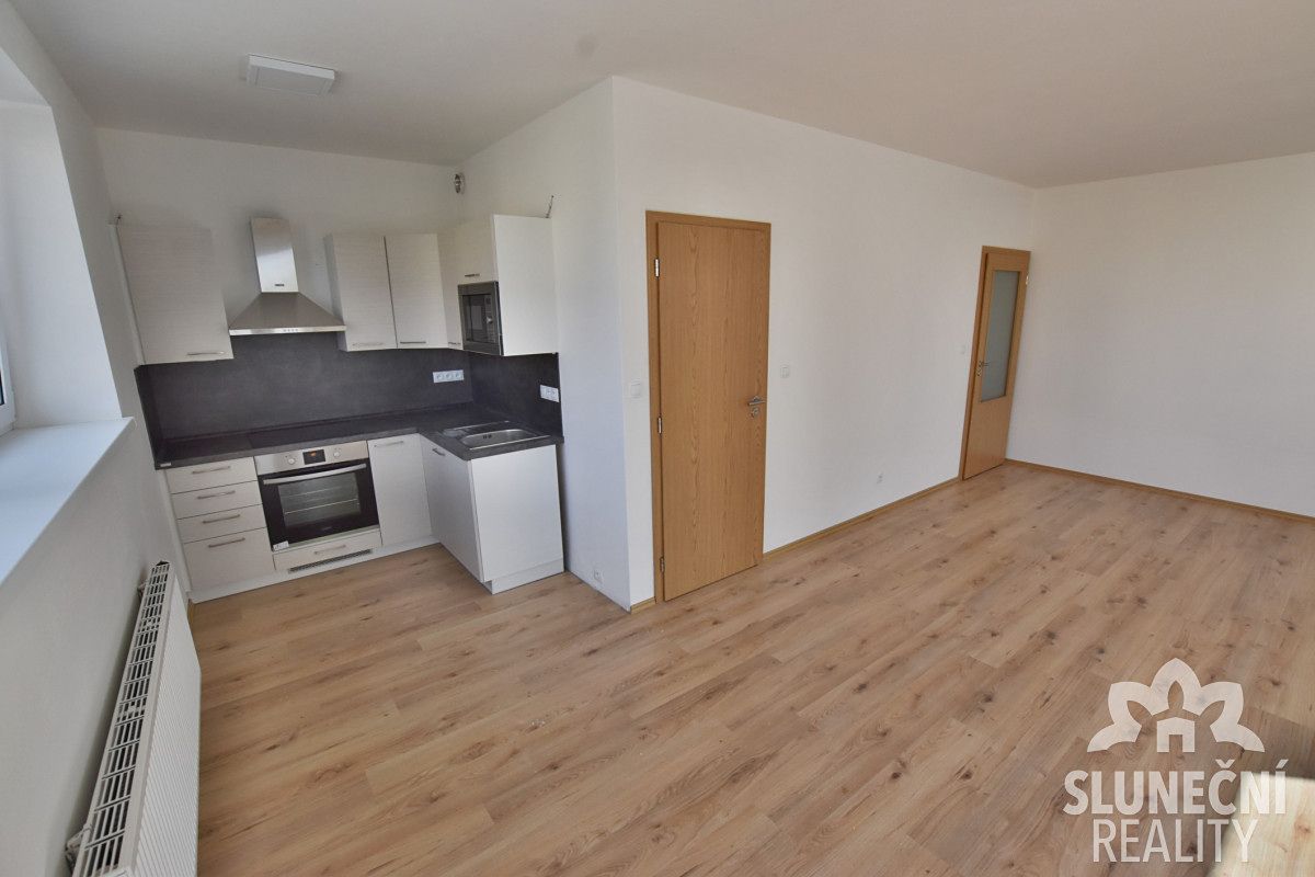 Pronájem bytu 2+kk 65 m² – fotografie 2