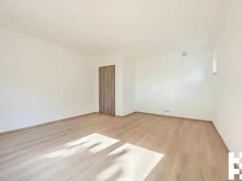 Prodej bytu 1+kk 34 m², Praha – náhled fotky 2
