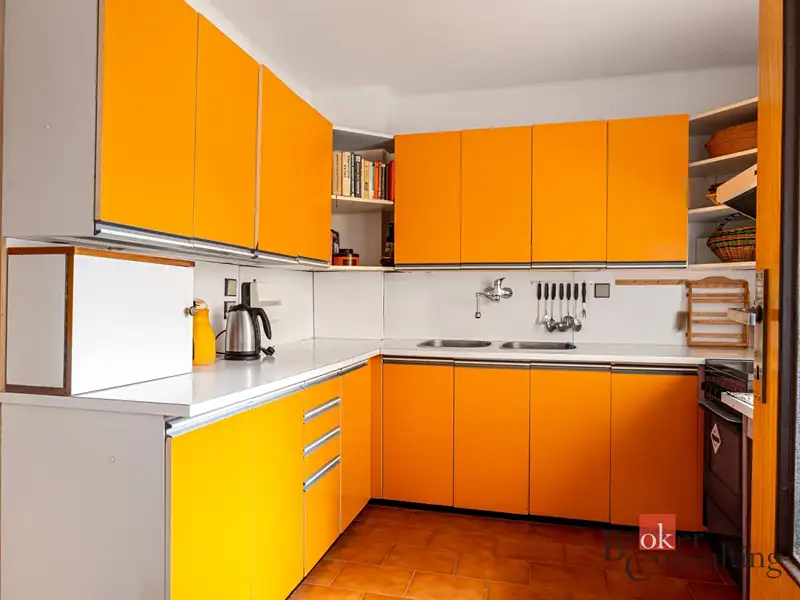 Prodej rodinného domu 273 m², pozemek 499 m², Sušice – náhled fotky 2