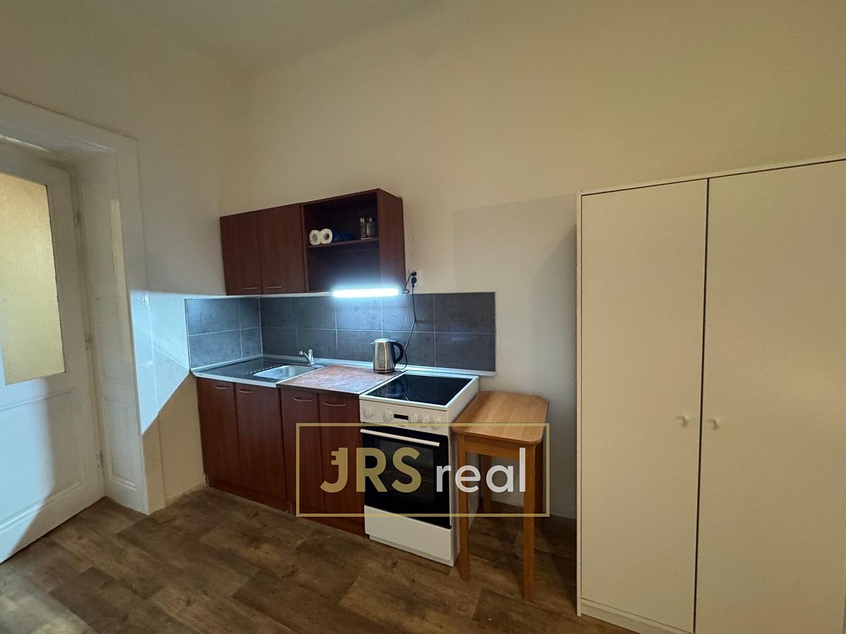 Pronájem bytu 1+kk 32 m² – fotografie 2