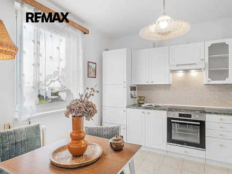 Prodej bytu 3+1 70 m², Praha – náhled fotky 2